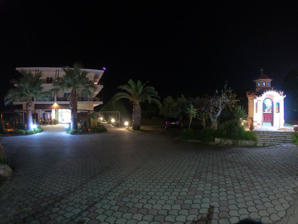 Kopsis Beach Hotel Pefkochori Exteriör bild
